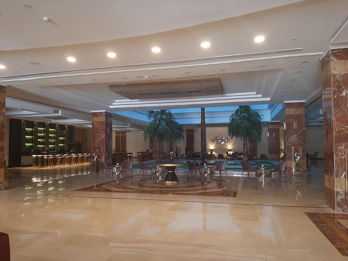 Tolip Gardens Hotel Kairo Exterior foto The lobby of the hotel