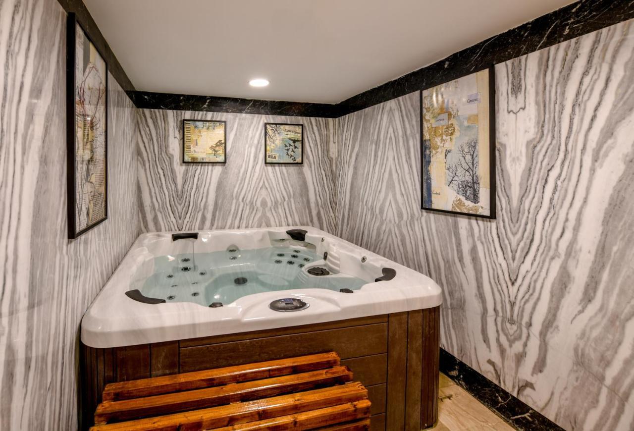 Tolip Gardens Hotel Kairo Exterior foto A hot tub